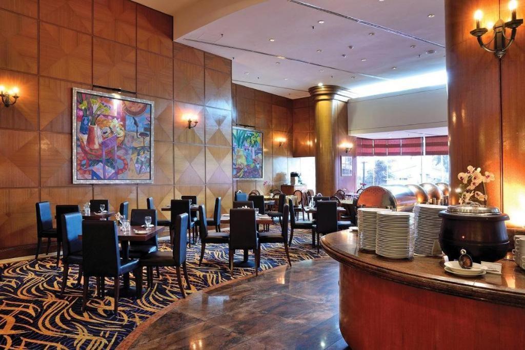 Hotel Royal Penang Джордж Таун Екстериор снимка