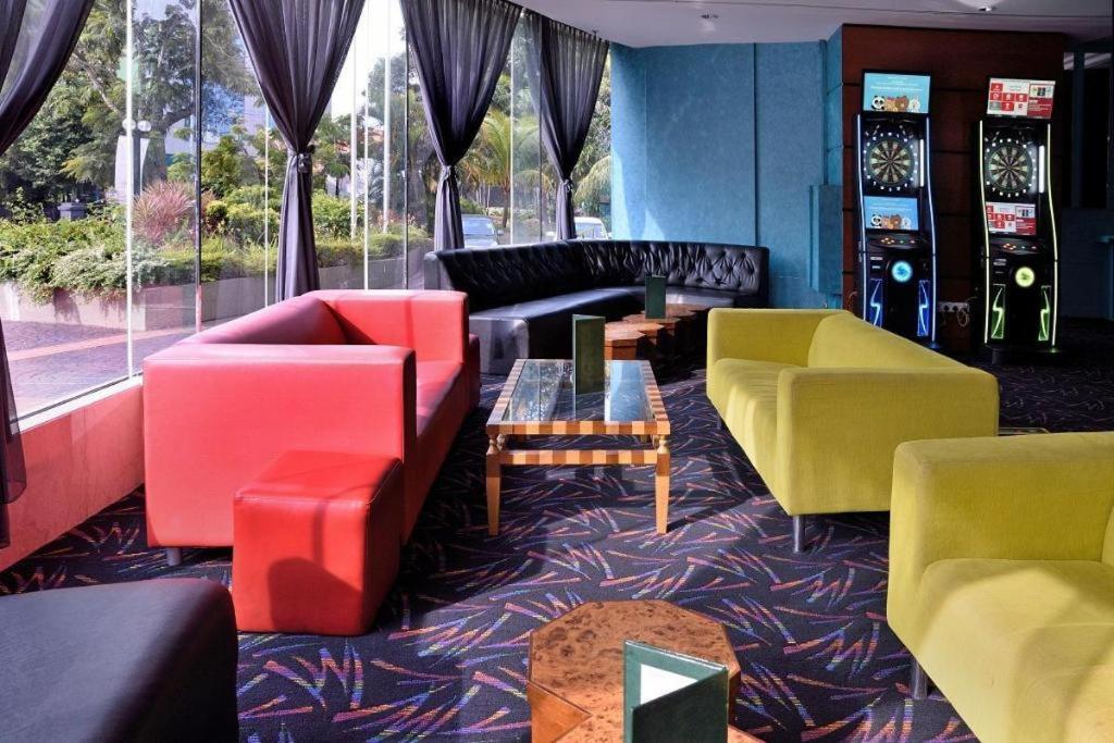 Hotel Royal Penang Джордж Таун Екстериор снимка