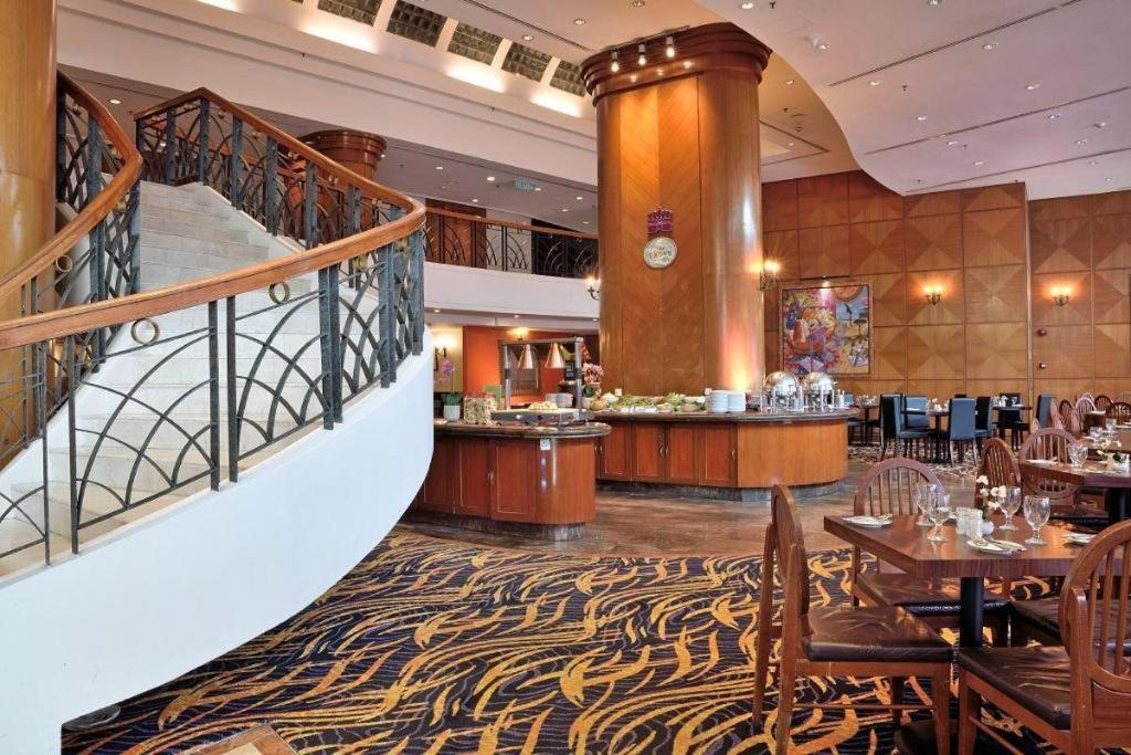 Hotel Royal Penang Джордж Таун Екстериор снимка