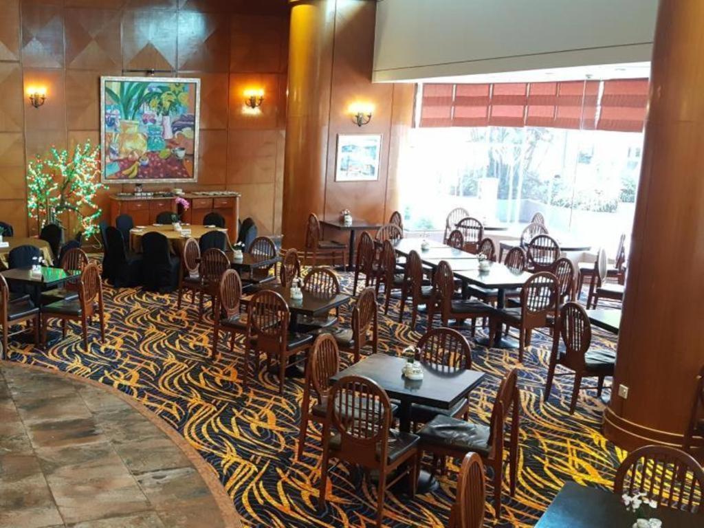 Hotel Royal Penang Джордж Таун Екстериор снимка