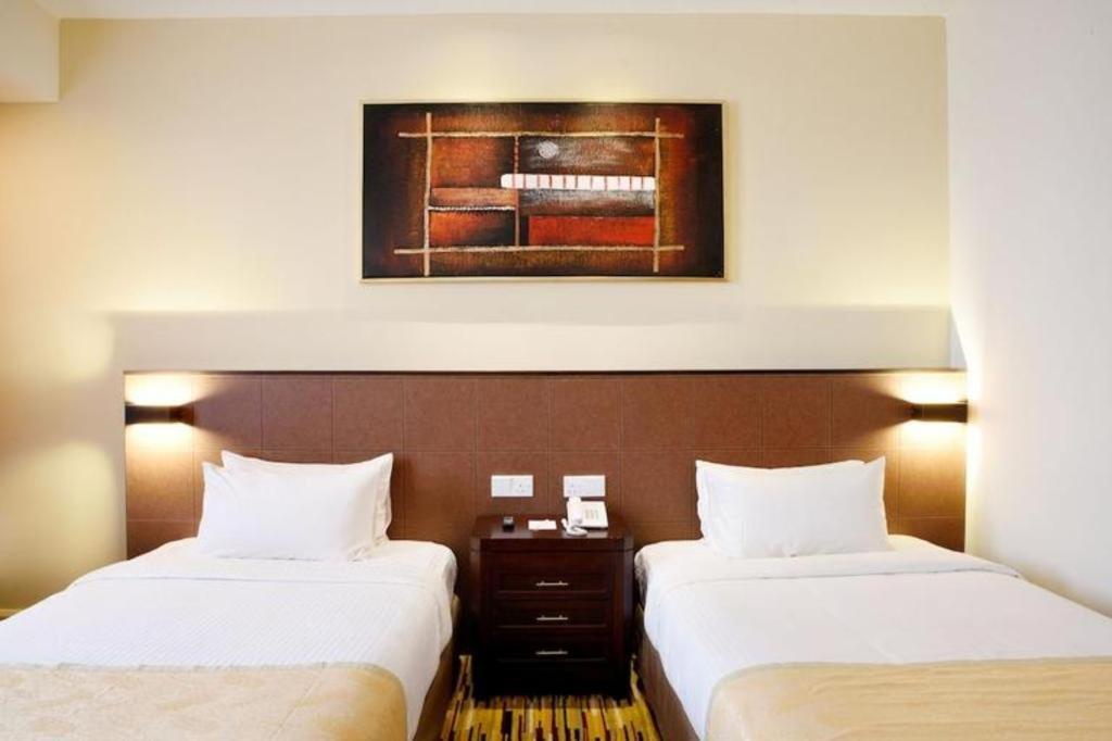 Hotel Royal Penang Джордж Таун Екстериор снимка