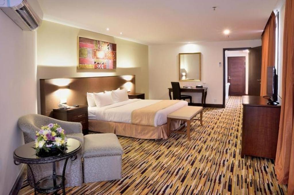 Hotel Royal Penang Джордж Таун Екстериор снимка