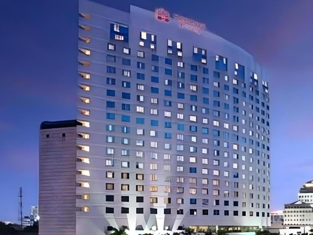 Hotel Royal Penang Джордж Таун Екстериор снимка